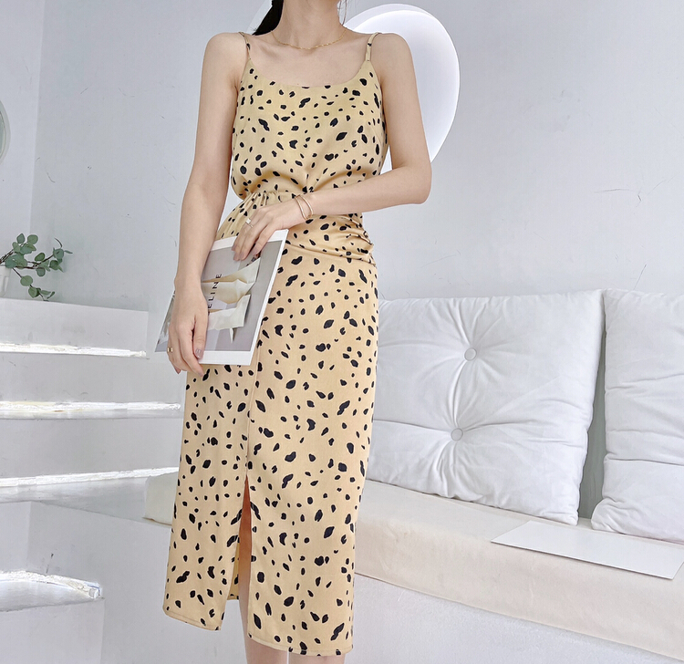 New year in early spring! [salmoka] premium leopard dot pattern small suspender Vest + skirt suit 2032# jhy