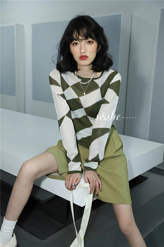 New year in early spring! [S & she] Korean contrast checked round neck Pullover long sleeve T-shirt sa1060a# hyy