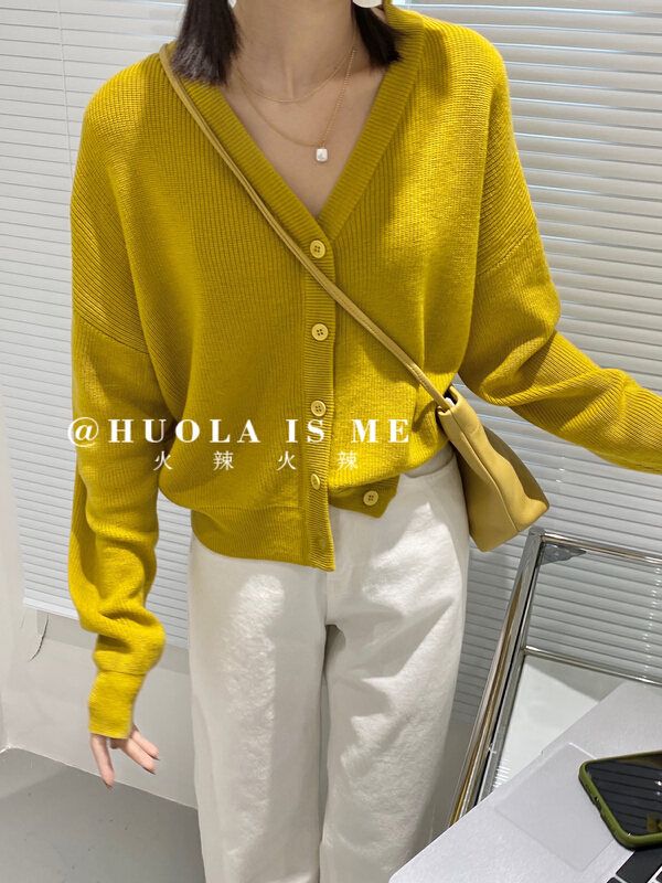 New year in early spring! [hot Huola is me] V-neck Korean series single breasted knitted cardigan 2041# cqw