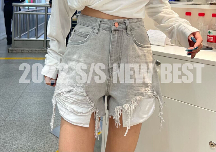 New in early summer! [hgyc fairy tale princess] fashion high waist resumption of work, soot, holes and raw edge denim shorts 1689# JJ