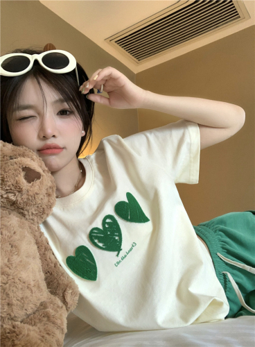Real price ~ green three-dimensional embroidery love short sleeve T-shirt women's summer new style small man loose leisure
