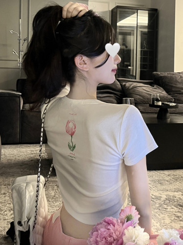 Real shooting of summer tulip printing pure desire for style, slim fit, small short, thin, short sleeved T-shirt