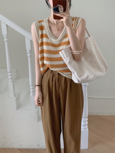  new Korean version of contrast striped knitted vest niche design short condole strap jacket women