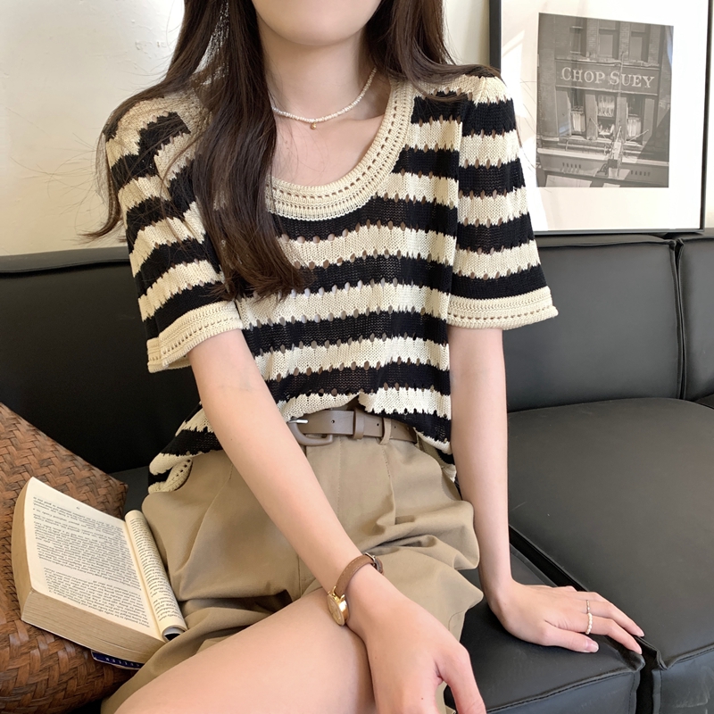Real price new Korean version of retro stripe hollow design thin knitted short sleeve jacket