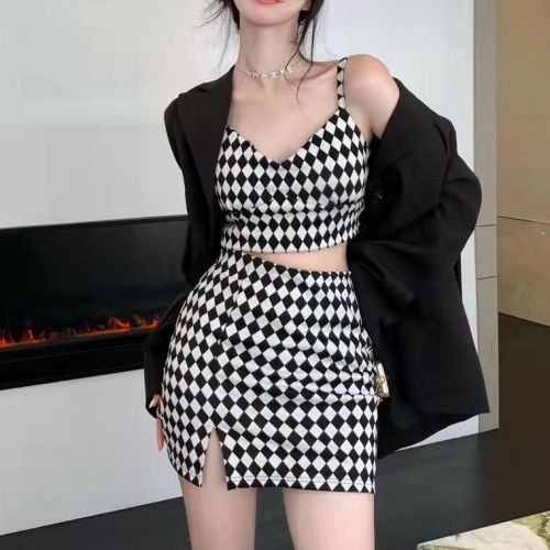 Spice Girls' net red 2022 new suit women's sweet and spicy checkerboard strap vest High Waist Hip Wrap Skirt two pieces