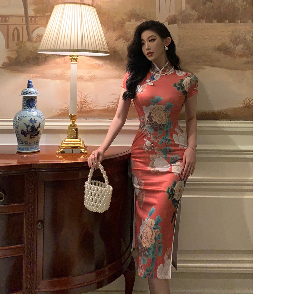 Real shooting of New Retro flower neckline pearl slim wrap hip mid length cheongsam dress
