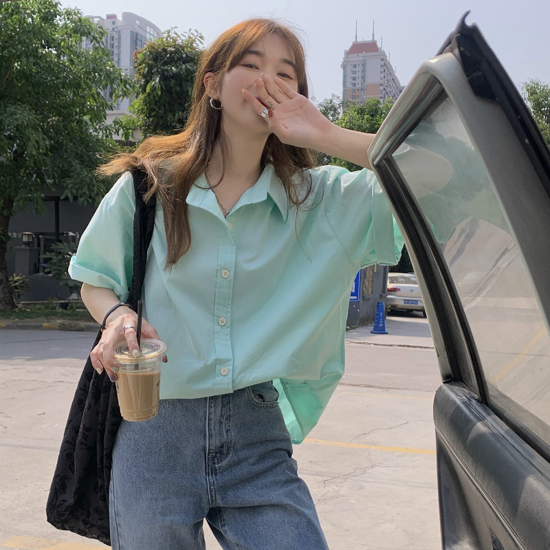Short sleeve shirt women's Design Summer 2021 new foreign fashion French retro Hong Kong style shirt chic top