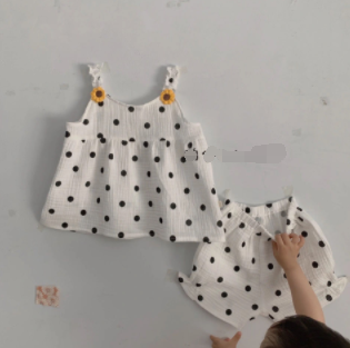 Girls' suspender 22 summer children's clothing Korean version fashion sweet suspender girl baby Daisy small suspender Short Set