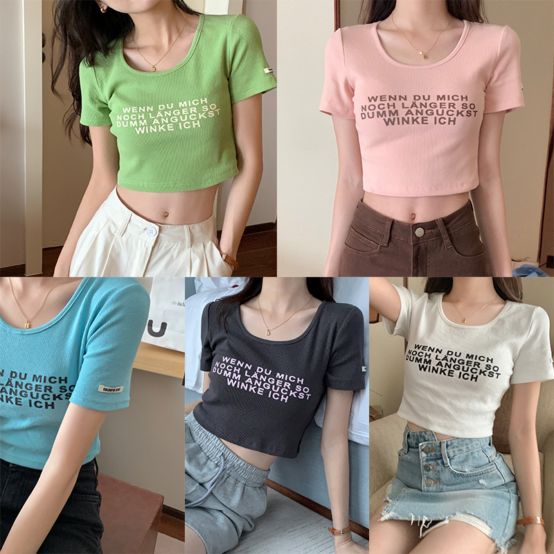 Real time English print front shoulder T-shirt women's summer 2022 new BM sweet spicy dew navel slim fitting short sleeve top