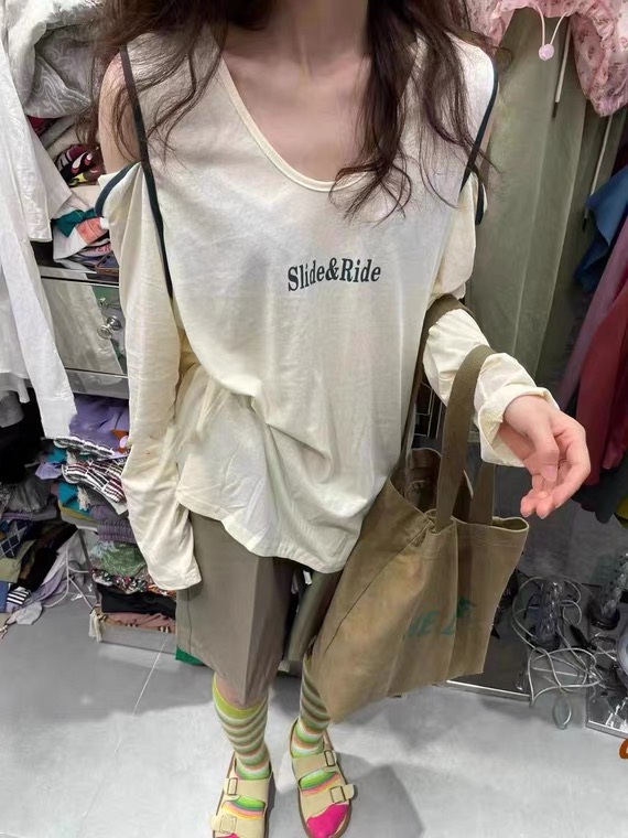 [w+] lettered Pullover off shoulder long sleeve sunscreen shirt 5110\t