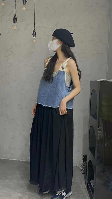 [hongniuniu] personalized color blocking and crimping denim suspender dress 9596\xyy