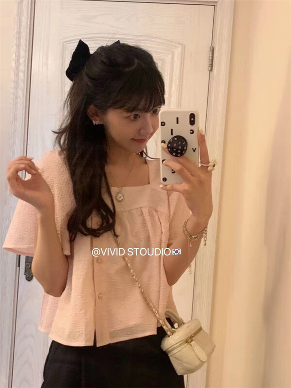 【 vivid 】 Korean style square neck bubble sleeve sweet shirt 1690\zjy