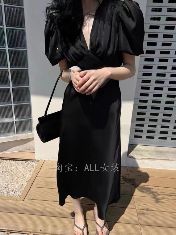 [East room] temperament V-neck crimped bubble sleeve dress 9351\wtt