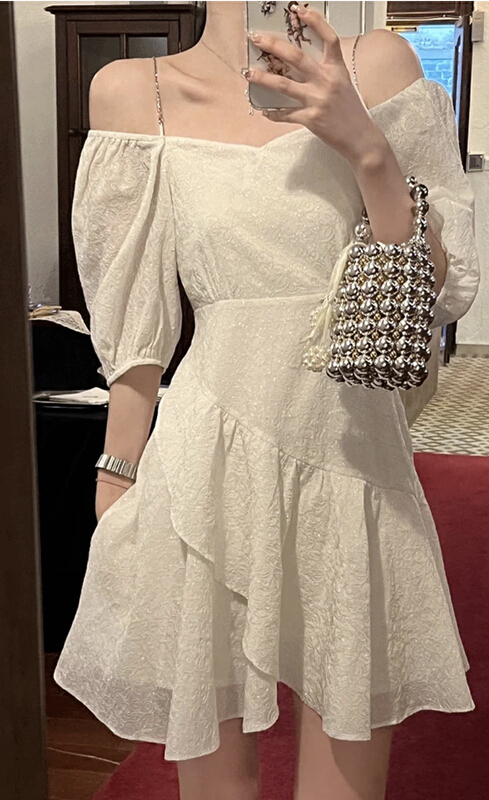 [jun.t] French sweet bubble sleeve irregular Princess Dress (with shoulder chain) 6072\pcz