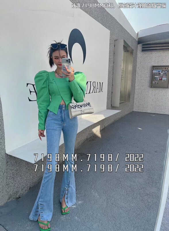 Original price 77.83! New year in early spring! [7198/k2] modern hot girl style button micro horn slit jeans ys1-119\pcz