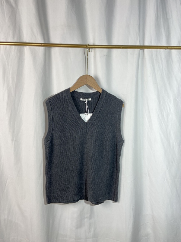 [Yi show shop] V-neck sleeveless slim vest ys1-1188\cl