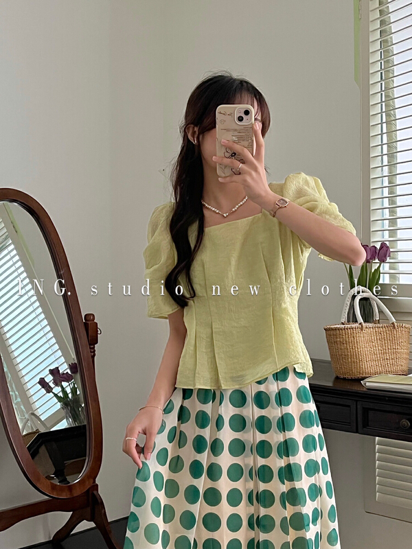 [ing] French elegant temperament square neck bubble shirt bubble sleeve top 9076