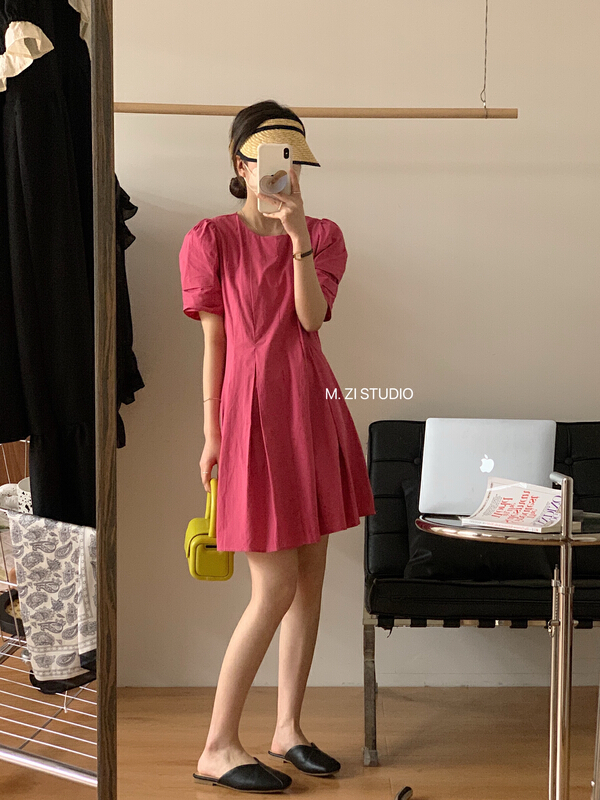 In early summer! [m.zi studio] simple round neck Pleated Dress 6869\hbx