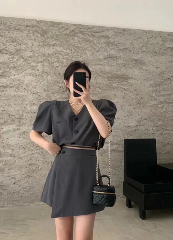 [lidada] bubble sleeve V-neck short shirt + slim pants skirt suit 2392\hbx