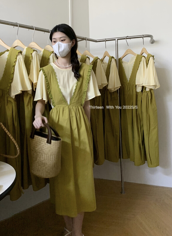 [thirten 13] simple and fashionable blouse + loose age reducing strap skirt suit 2202\xyy