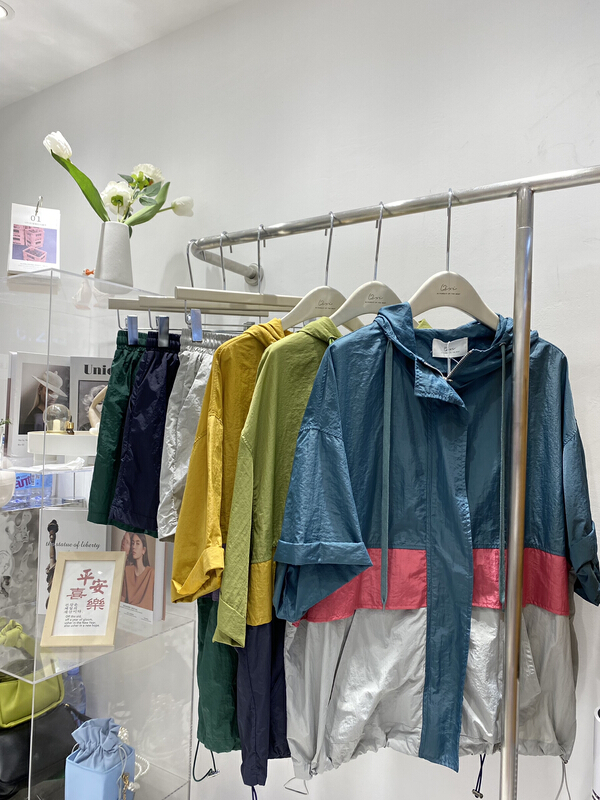 [Qixi] color blocked fashion windbreaker + loose comfortable casual pants set 6103\xyy