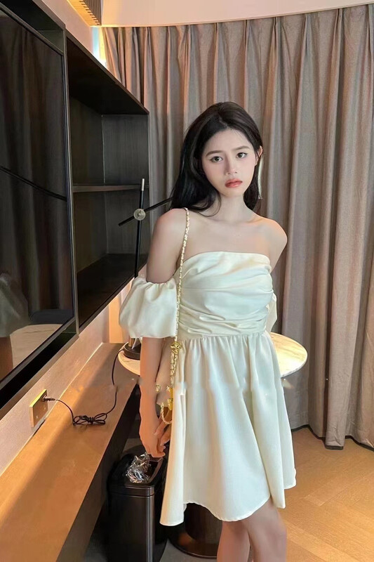 [top] design sense Strapless temperament Pleated Dress 9100\zjy