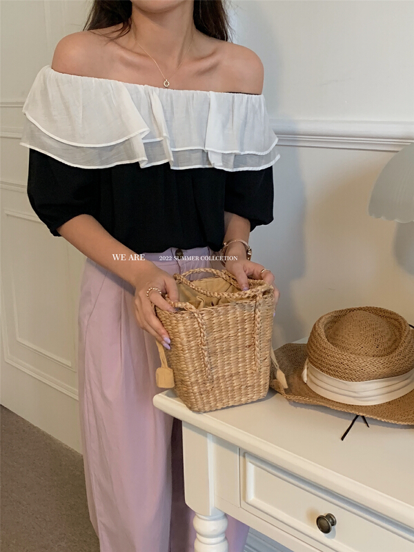 [we are] Korean version flounced off shoulder blouse (only selling blouses) 20135\zjy