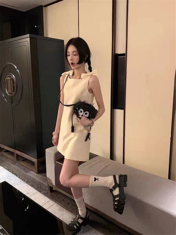 [little woman] Korean solid color vest dress (with detachable bow) 22250\pcz