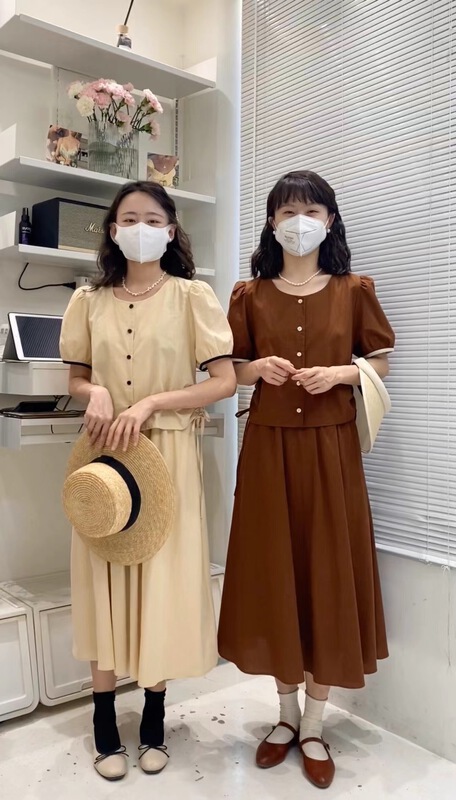 [c.hfeiyang] drawstring round neck button up blouse + high waist slim pleated skirt set 6833\hbx