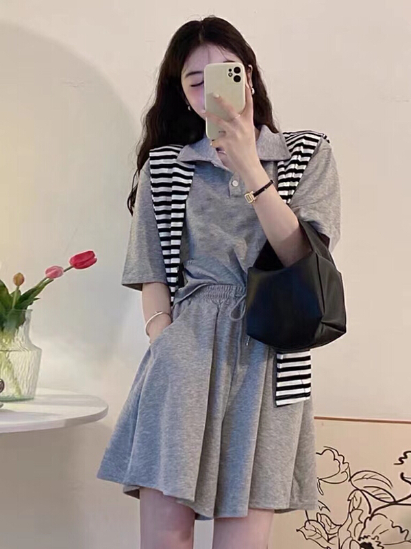 [bobi] simple and fashionable short sleeve T-shirt + elastic waist versatile casual pants set (with cape) 8939\hjy