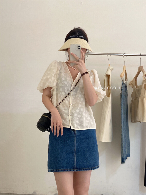【 broccoli 】 Korean V-neck bubble sleeve jacquard shirt 8120\zjy