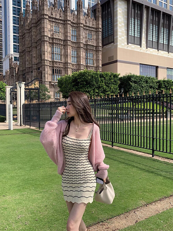 [Huaxi] black and white stripe knitted square neck dress 9195\pcz