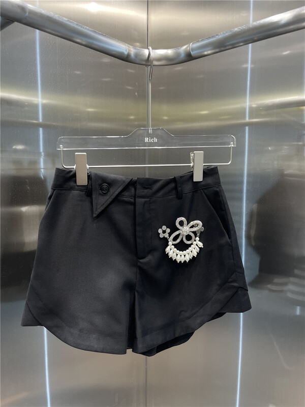 New year in early spring! [rich people] simple solid color versatile casual shorts (with detachable flowers) 0907\pcz