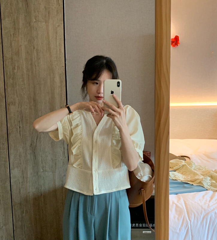 In early summer! [y.jia EJA] gentle V-neck wood ear edge knitted cardigan (excluding matching) ys1-6727\pcz