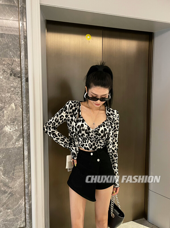 [c.x Chuxin] fashionable leopard suspender Vest + short cardigan two piece suit ys1-6201\wtt