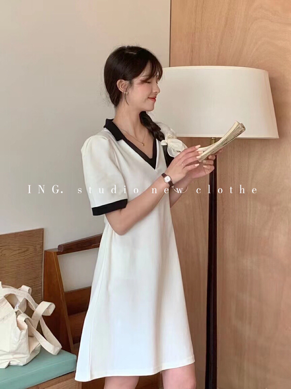 Original price 68.80! [ing] slim V-neck contrast hem dress ing-7687
