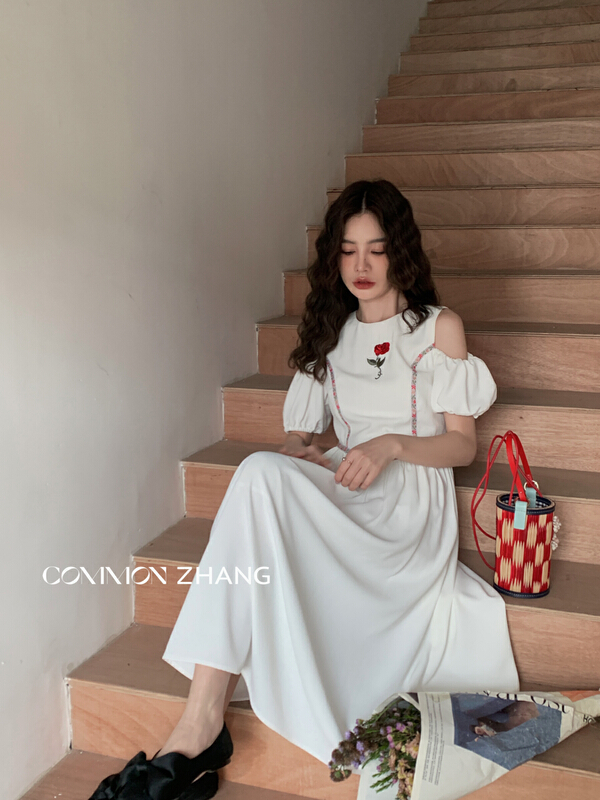 [CZ Zhang] Rose Embroidery off shoulder dress 62429\jhy