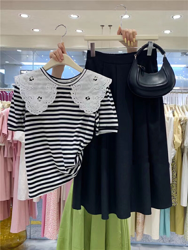 [Moco Moco - small a family] Korean lace stripe short sleeve T-shirt + elastic waist skirt set 833-1\pcz