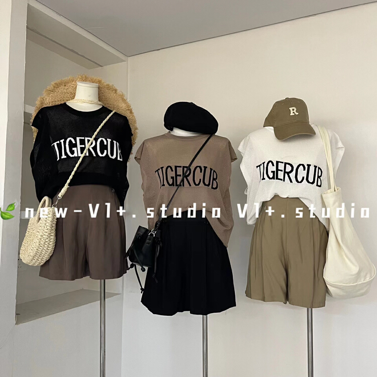 [vi+] Korean version wild letter sleeveless blouse (only selling blouses) 686\lsw