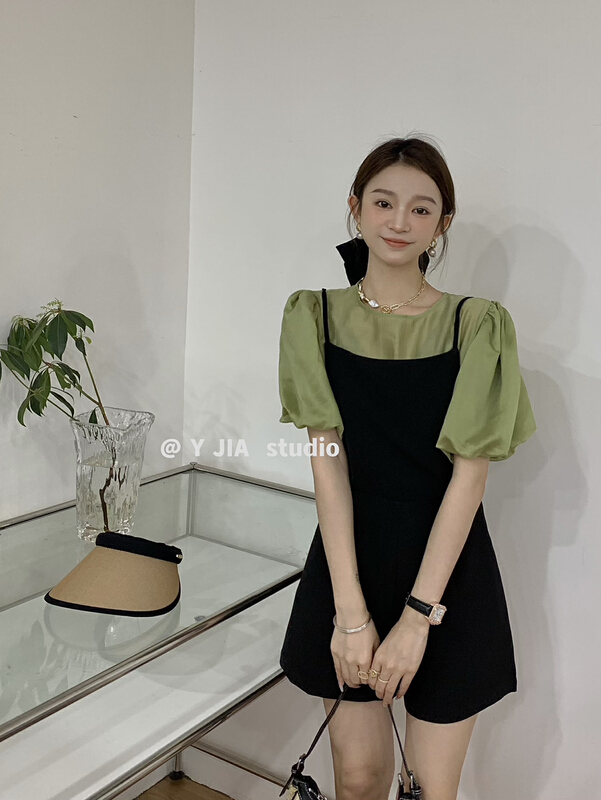 [y.jia EJA] simple round neck bubble sleeve shirt + casual suspender suit ys1-6768\pcz