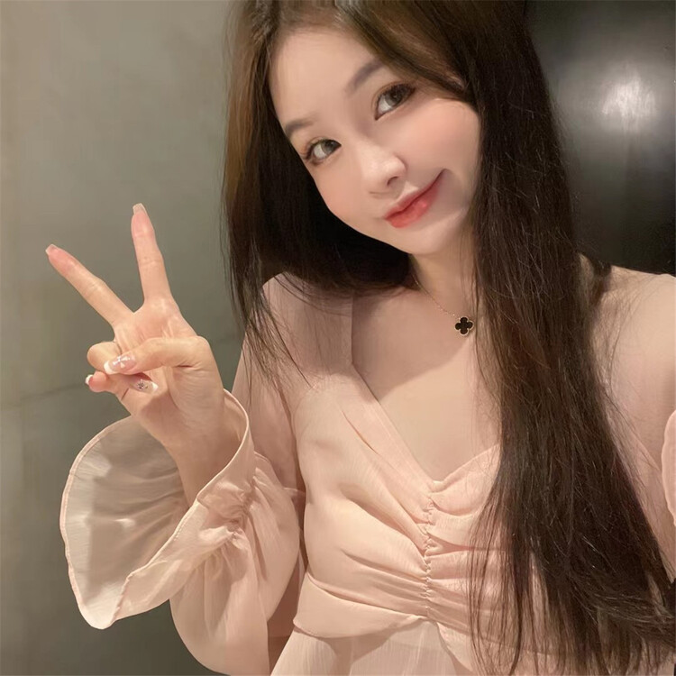 [koumiya] V-neck Chiffon Long Sleeve Shirt (only selling tops) 9953\pcz