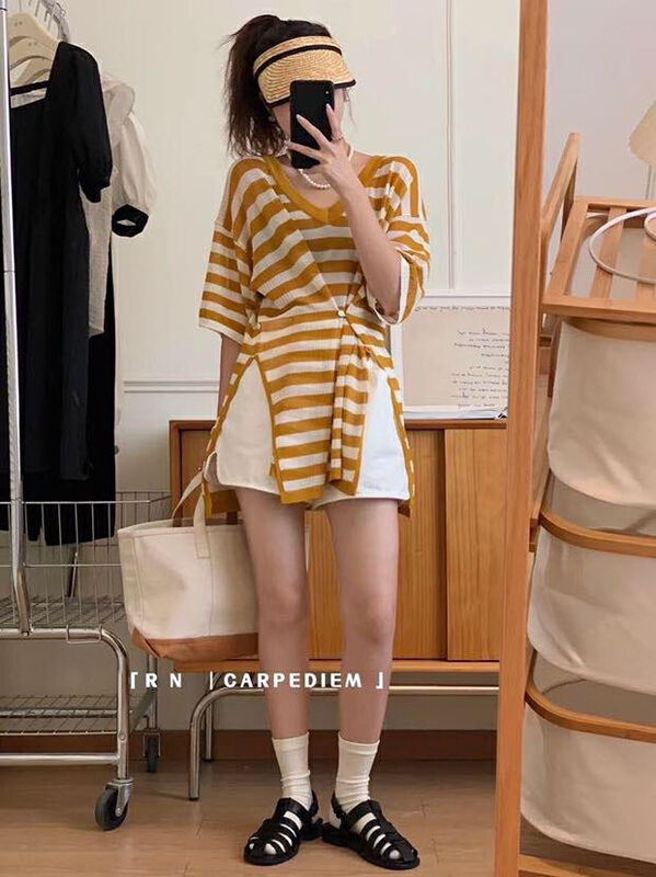 [R n] Korean V-neck button temperament aging slim fit stripe solid color T-shirt 81099\ll