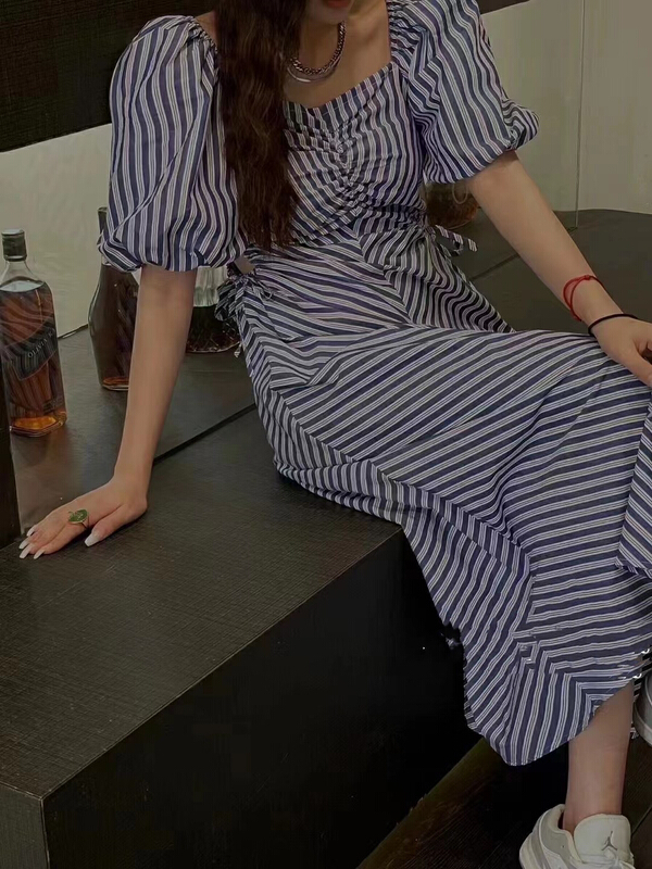 【 mi 】 French V-neck waist stripe dress 9813\pcz