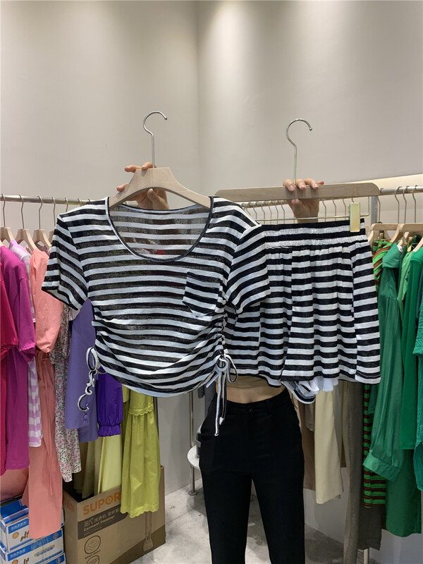 [Yan Zhen] drawstring stripe Casual Short Sleeve T-Shirt + casual shorts two piece suit 57502\pcz
