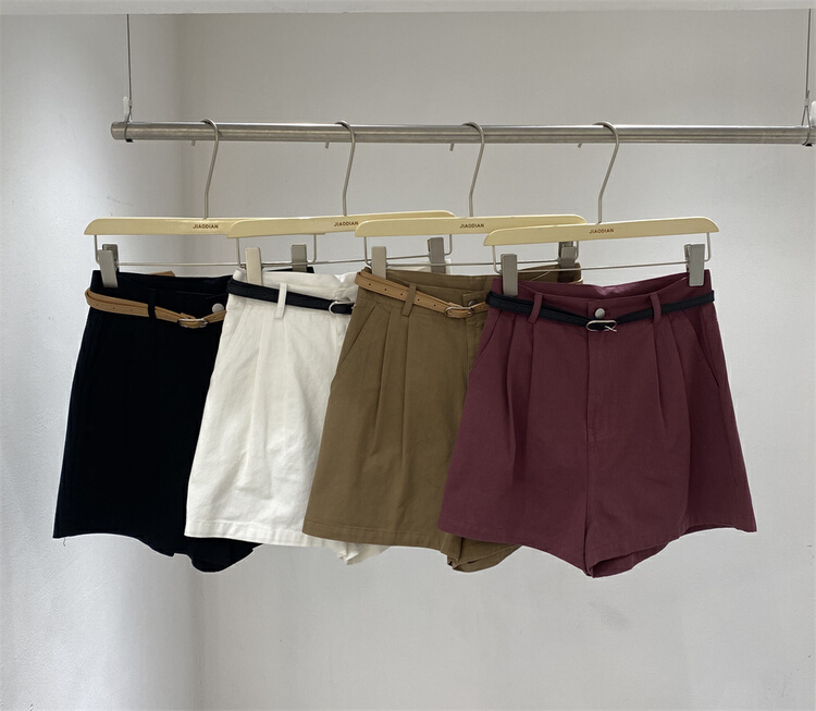 [Focus] solid color simple and versatile slim casual shorts (with belt) 8038\hbx