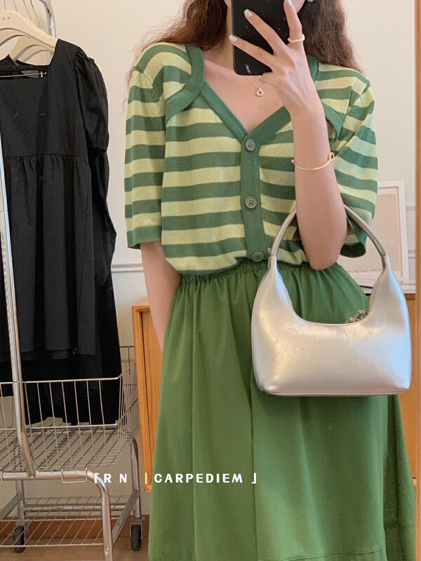 [R n] Korean loose and casual V-neck stripe knitted cardigan 81268\ll