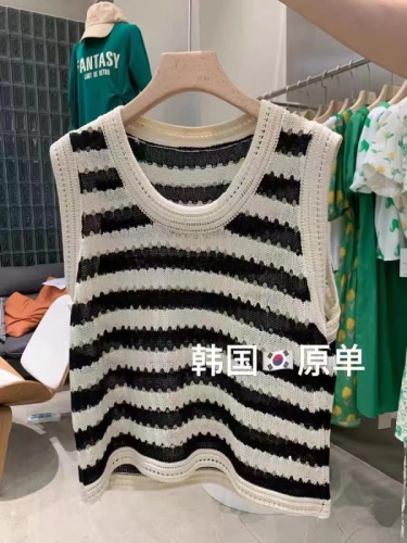 One family Korean loose design stripe hollow out sleeveless vest women's 2022 summer knitted vest