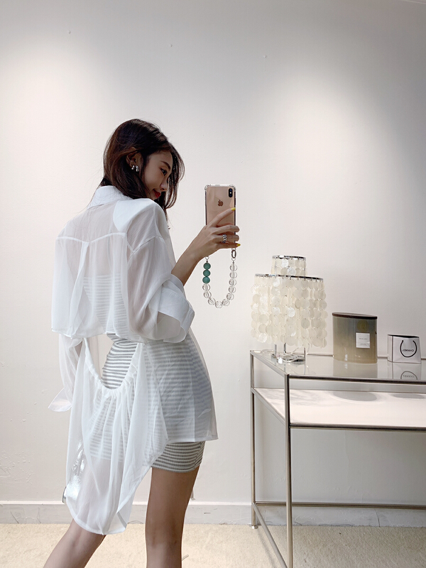[Vanessa] retro backless sunscreen shirt with a sense of design (excluding the inner layer) 6300\ozq