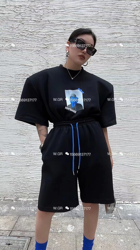 [East room] niche trend ins printed shoulder pad short sleeve T-shirt + drawstring casual Shorts Set 9365\wtt