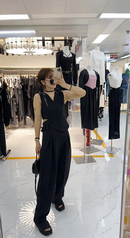 [semi plain] V-neck diagonal buckle back hollowed vest y766\zjy